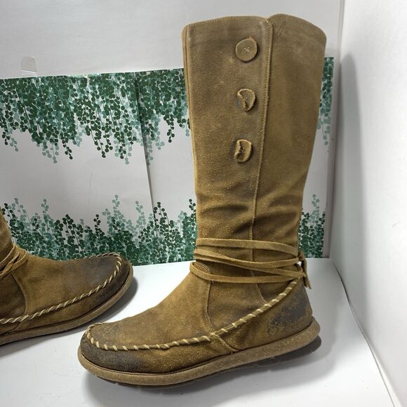 BORN Distressed Brown Leather Zippered Moccasin Tall Boots Size 9 US Women’s - Picture 3 of 16